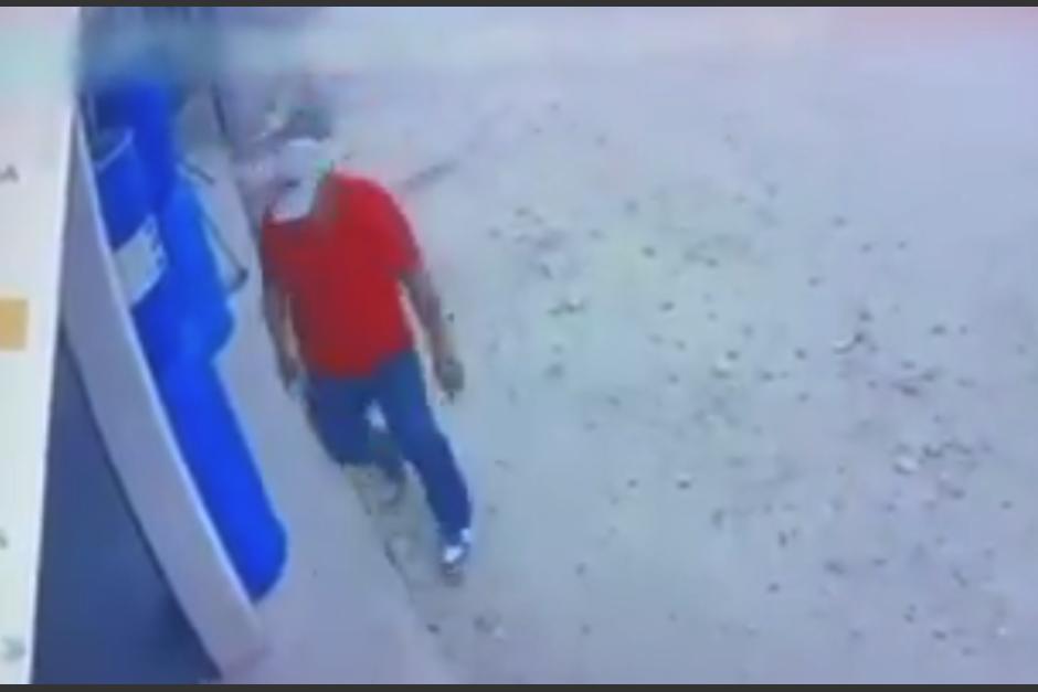 La agresión hacia la niña ocurrió dentro de un comercio. (Foto: captura de video)