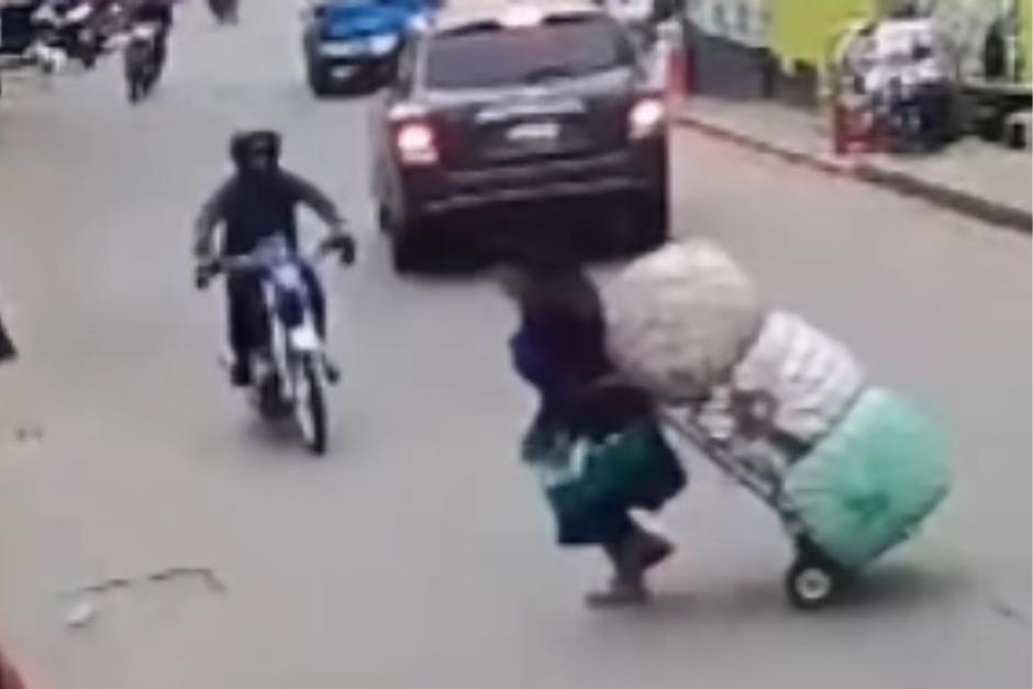 El percance de tránsito sucedió en el municipio de San Lorenzo, en San Marcos. (Foto: Captura de video)