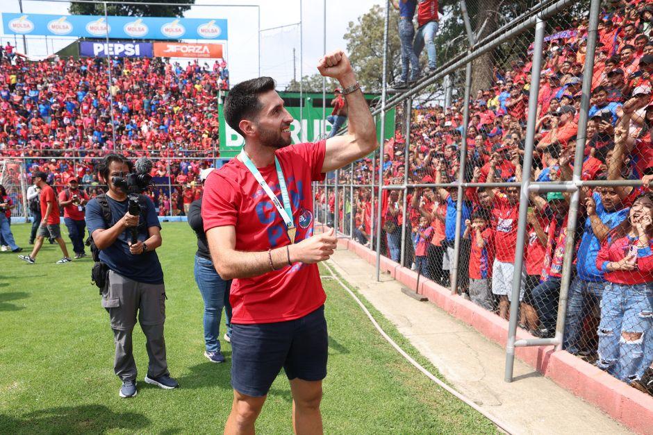 El defensor es muy querido por la fanaticada roja. (Foto: Juan Mijangos)