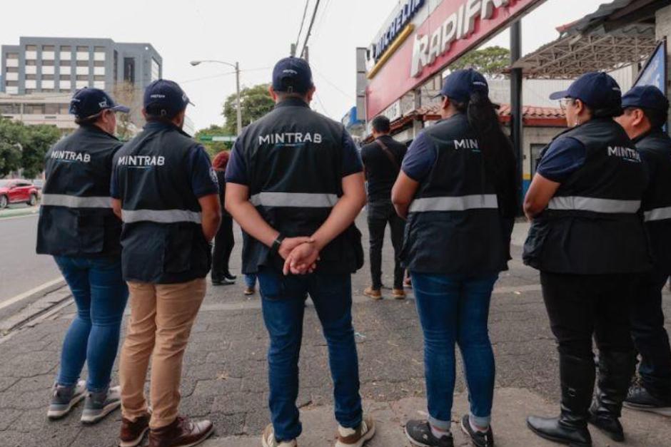 A parte de este jueves 16 iniciaron las jornadas de verificación de cumplimiento del pago del Bono 14 a cargo del Mintrab. (Foto: AGN/Soy502)