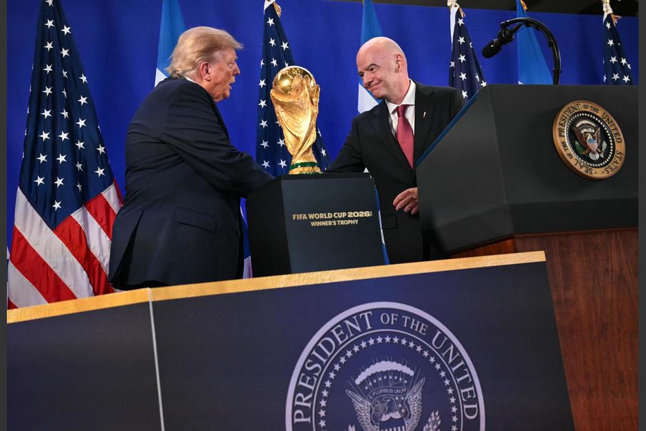 Gianni Infantino, presidente de la FIFA, confirmó que él y Donald Trump entregarán juntos el trofeo al capitán campeón. (Foto: AFP)