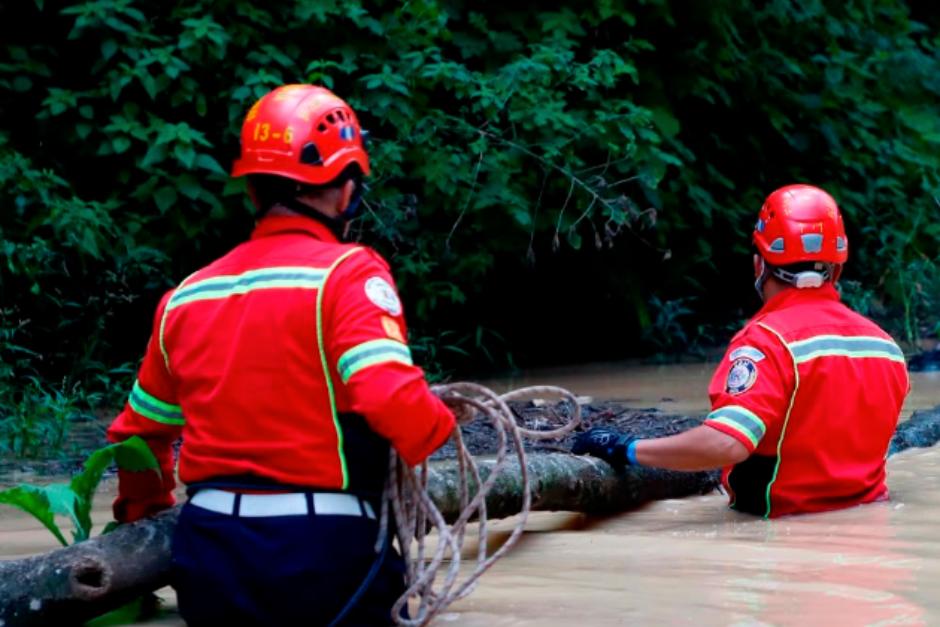  La víctima se encontraba en avanzado estado de putrefacción. (Foto: Bomberos Municipales)