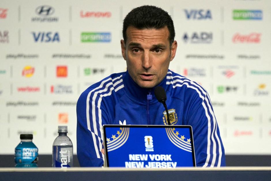 Lionel Scaloni, técnico de Argentina, en conferencia de prensa este viernes, previo a la final ante España. (Foto: AFP)
