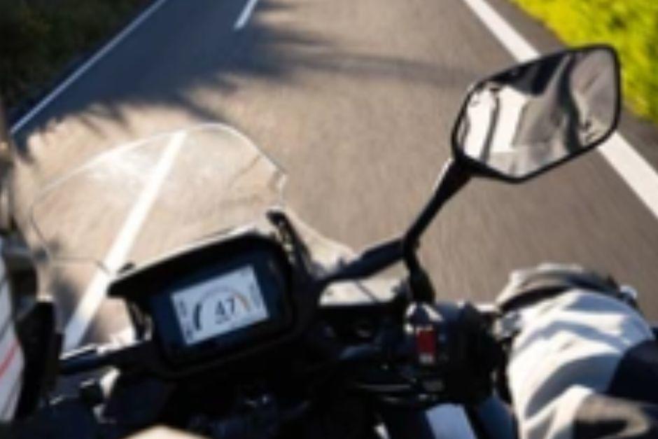 Dos motoristas fueron sorprendidos cruzando imprudentemente la ruta al Pacifico. (Foto ilustrativa vía: Shutterstock)
