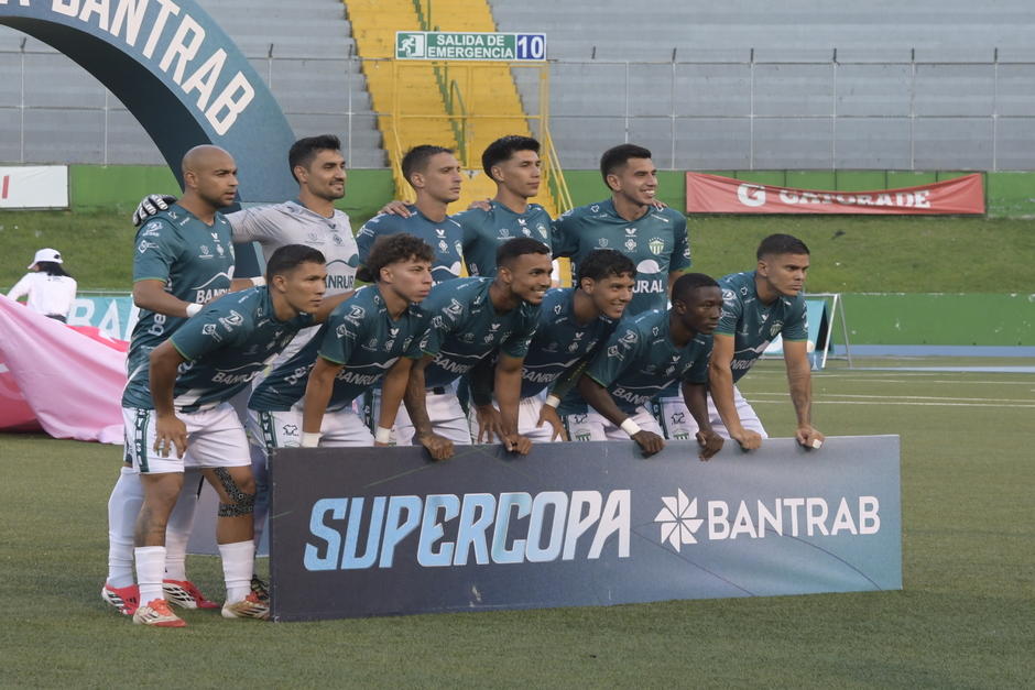 El conjunto antigüeño se quedó con la primera edición de la Supercopa. (Foto: Orlando Chile / Nuestro Diario) 
