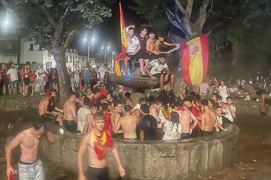 La celebración por ganar el Mundial de la FIFA terminó en tragedia para un adolescente en España. (Foto: Redes sociales)