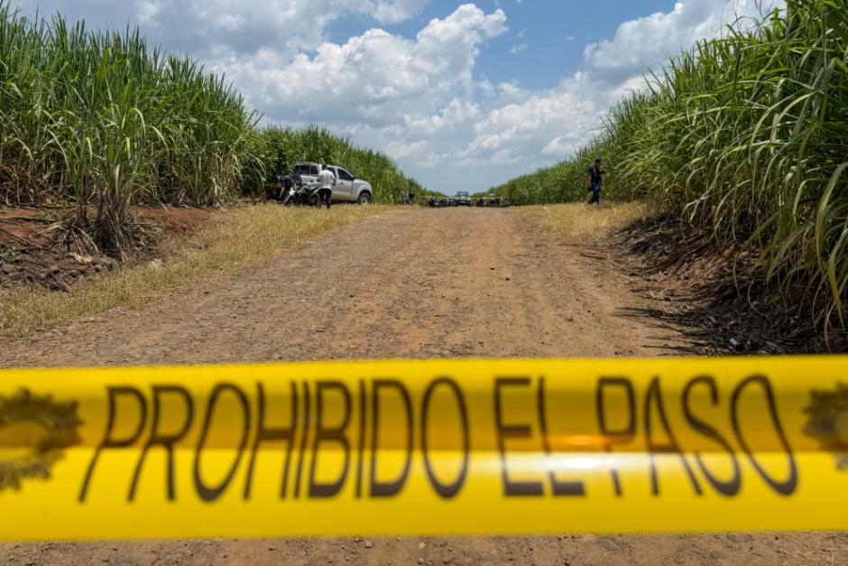 Tras el hallazgo, peritos del Ministerio Público iniciaron protocolos para recopilar evidencias del caso. (Foto: Ángel Revolorio)
