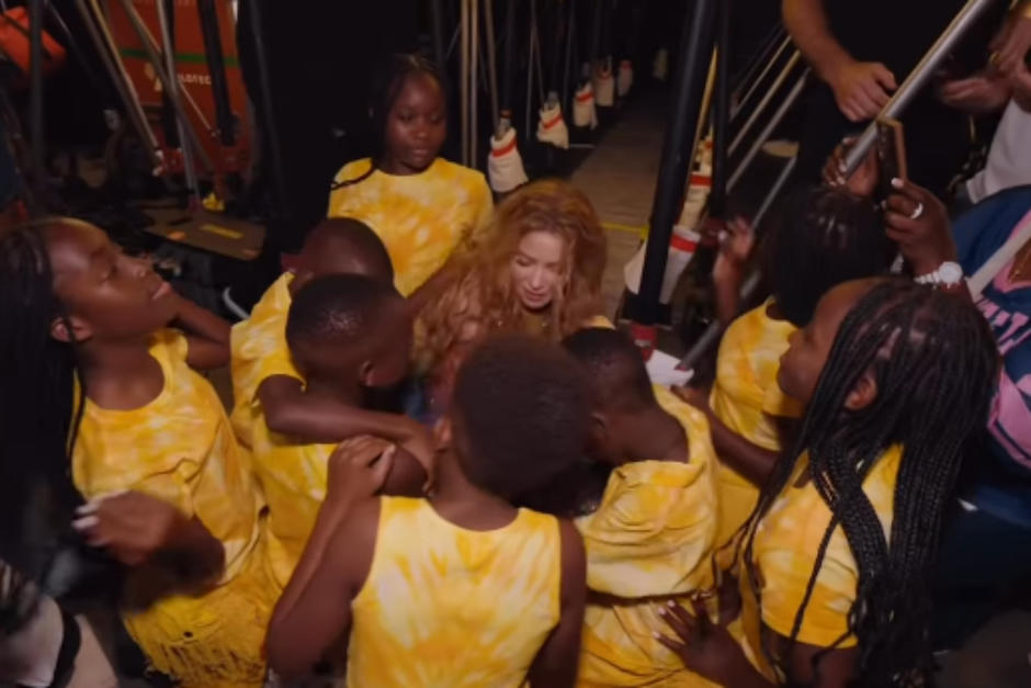 Shakira tuvo un emotivo momento con los Ghetto Kids. (Foto: Instagram)