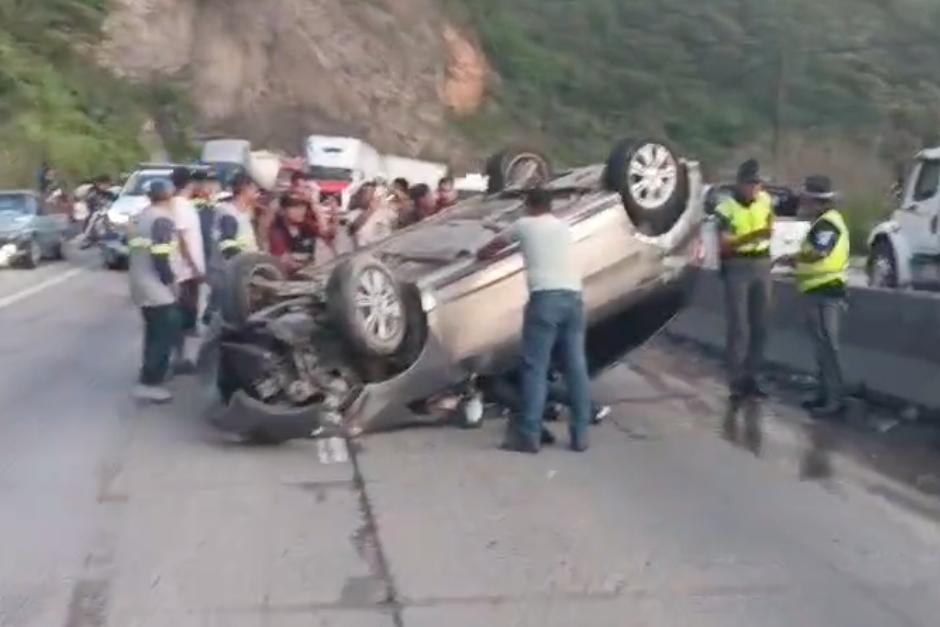 Las personas heridas fueron trasladadas a un centro asistencial. (Foto: Captura de pantalla)