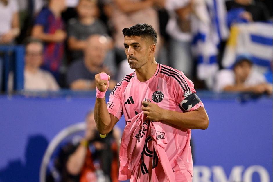 Suárez festeja su anotación, dedicada a su compañero Germán Berterame. (Foto: AFP)
