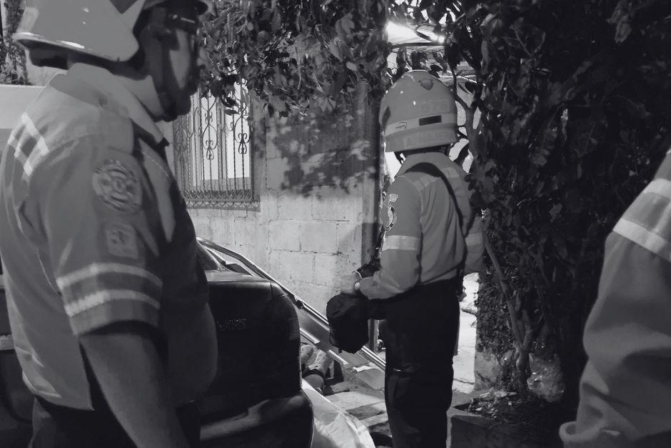 Las víctimas al tratar de escapar fueron alcanzados por los atacantes. (Foto vía: Bomberos Municipales)
