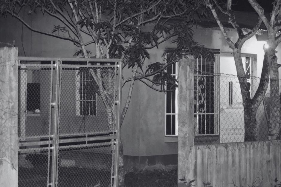 Las víctimas fueron descubiertas muertas dentro de la vivienda. (Foto: RRSS)