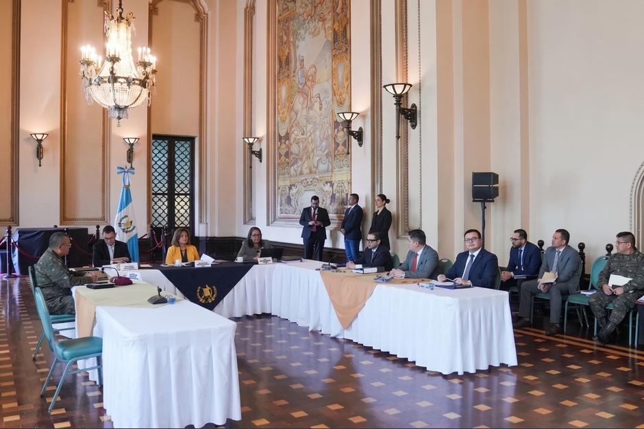 La Comisión Revisora avanza en la etapa final del concurso por oposición para elegir al secretario general y al secretario general adjunto de la Senabed. (Foto: Vicepresidencia / Soy502)