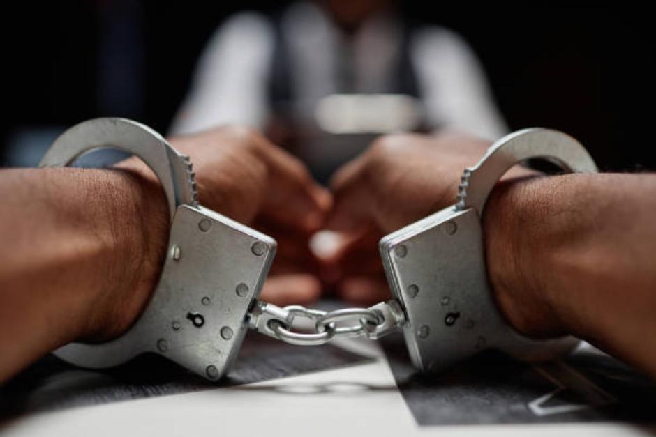 El notario realizó estas acciones en repetidas ocasiones sin imaginar que terminaría capturado. (Foto ilustrativa: iStock)