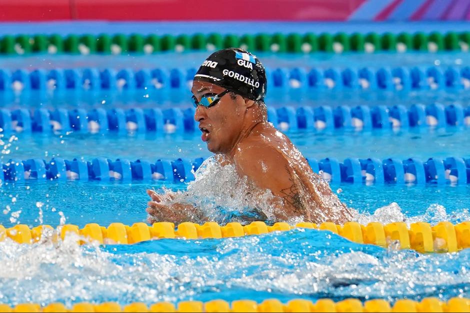 Erick Gordillo ganó la medalla de oro en los 400 metros combinados de los Juegos Centroamericanos y del Caribe Santo Domingo 2026. (Foto: COG)