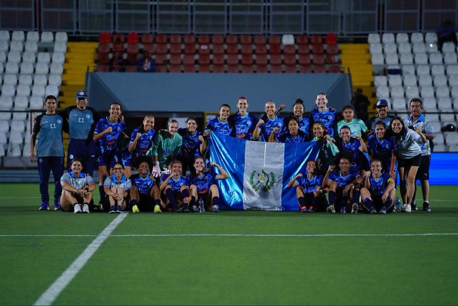 Las guatemaltecas quieren hacer historia con el título regional. (Foto: Unifut)