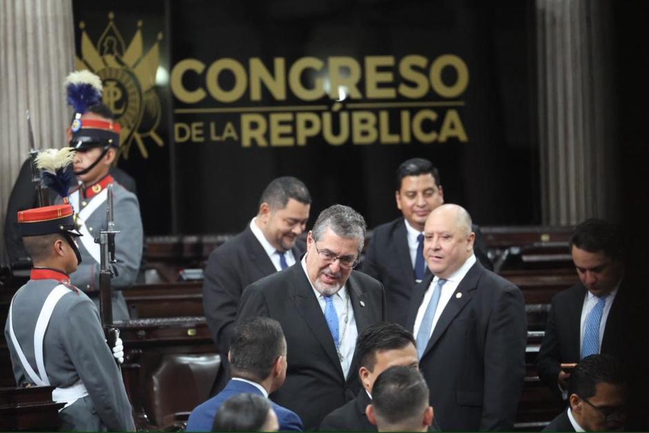 Arévalo afirmó que las instituciones se vuelven frágiles cuando algunos actores buscan colocarse por encima de la ley. (Foto: DCA / Soy502)