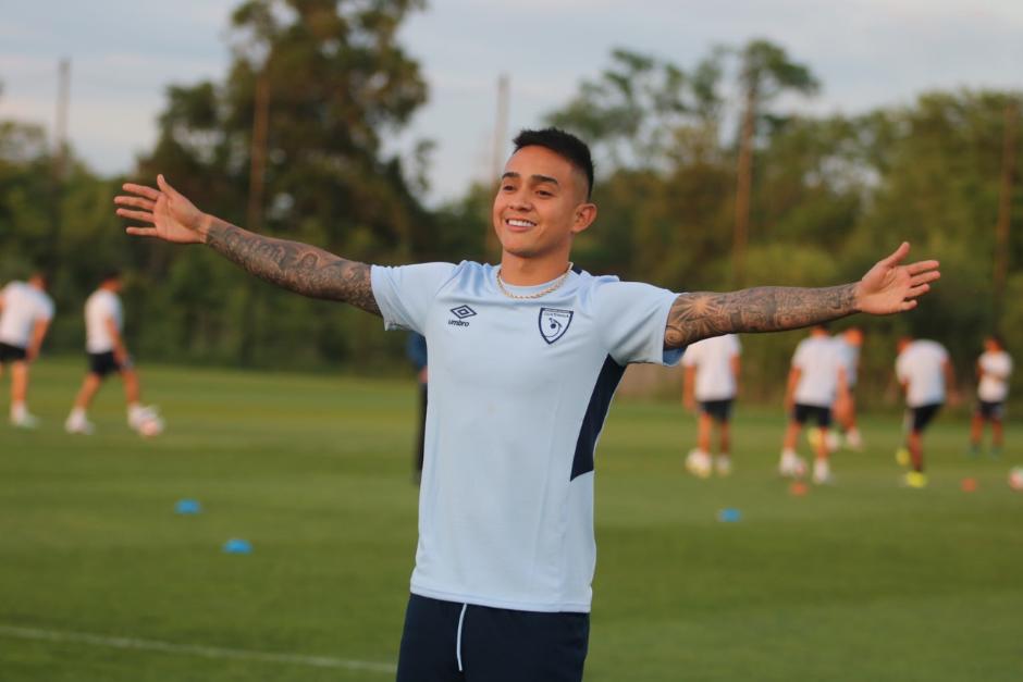 Óscar Santis es de los seguros para salir de inicio contra los checos por parte de la Azul y Blanco. (Foto: FFG)