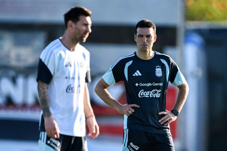 El técnico argentino confía en su plantel para volver a pelear el título como lo hizo en Catar 2022. (Foto: AFP)