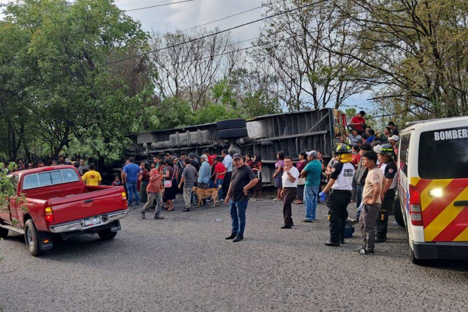Al menos 25 personas resultaron heridas tras este percance vial. (Foto: CVB)