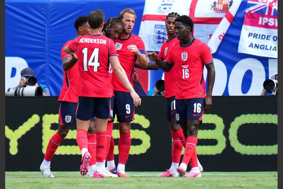 Harry Kane festeja después de anotar el gol del triunfo para Inglaterra frente a Nueva Zelanda. (Foto: AFP)