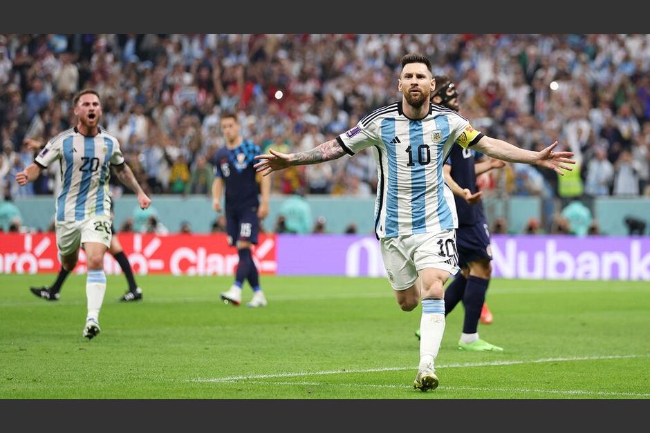 Lionel Messi festeja después de marcar un penal ante Croacia, en las semifinales de Catar 2022. (Foto: Getty Imates)