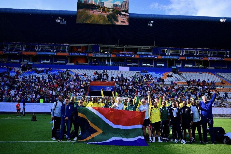 Sudáfrica espera convertir la adversidad en motivación durante su regreso a la máxima cita del futbol. (Foto: redes sociales) 