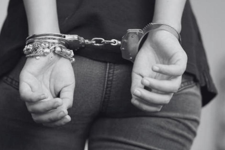 Las autoridades la buscaban por extorsión y lavado de dinero. (Foto ilustrativa: iStock)