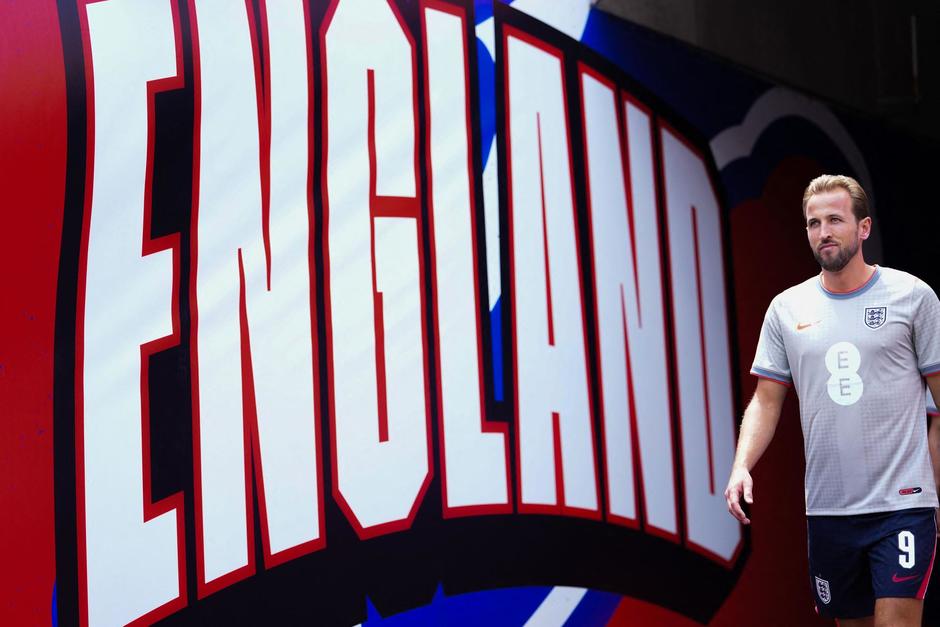 El capitán de Inglaterra, Harry Kane, afronta el desafío de devolver a su país a la cima del futbol mundial, seis décadas después de obtener su primer título. (Fotos: AFP)