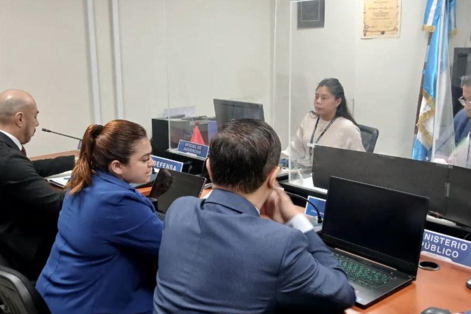 La audiencia de etapa intermedia en el caso UNOSPS: corrupción presidencial fue suspendida. (Foto: Wilder López/Soy502)