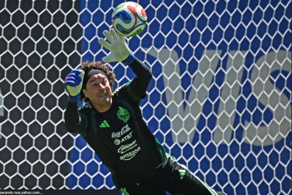 Guillermo Ochoa se prepara para el Mundial 2026. (Foto: AFP)