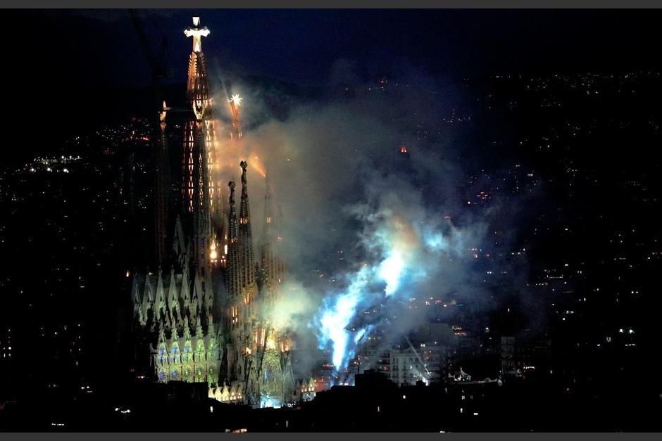 Con 172,5 metros de altura, la Sagrada Familia se convierte oficialmente en la iglesia más alta del mundo. (Foto: AFP)