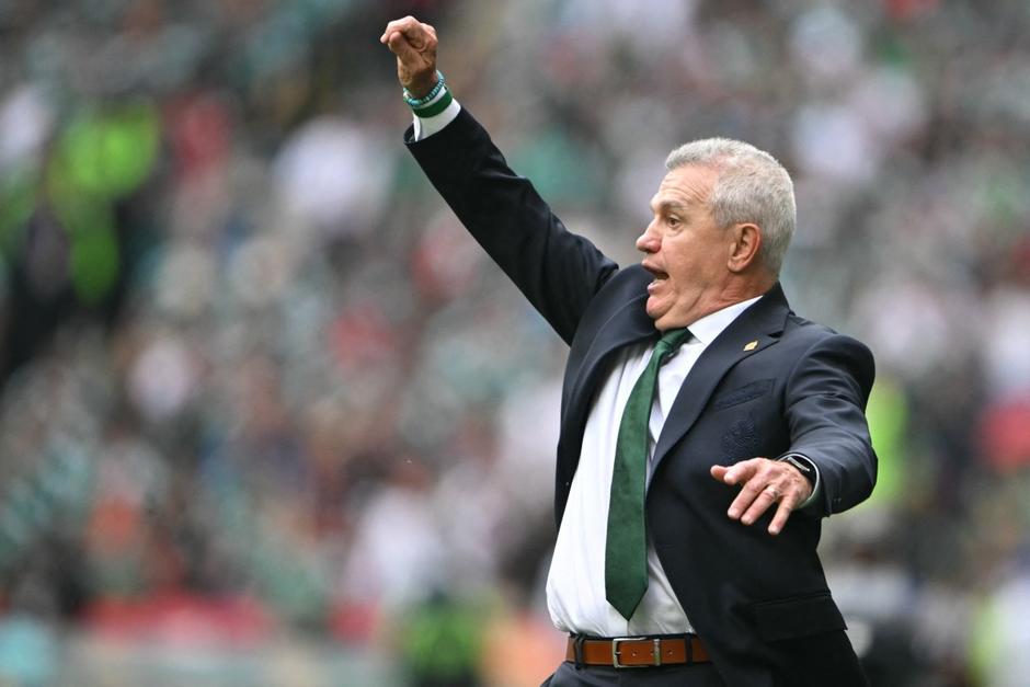 Al técnico mexicano no le gustó el desempeño de su equipo en la primera parte. (Foto: AFP)