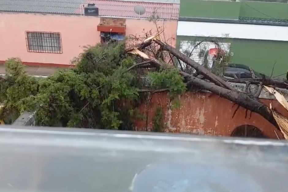 La Municipalidad de Mixco reportó el incidente esta tarde. (Foto: MuniMixco)