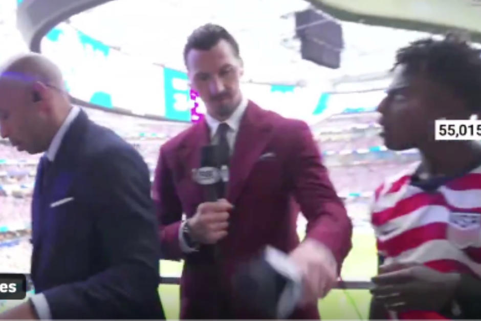 El jugador le arrebató el micrófono al streamer por su comentario. (Foto: Captura de pantalla)