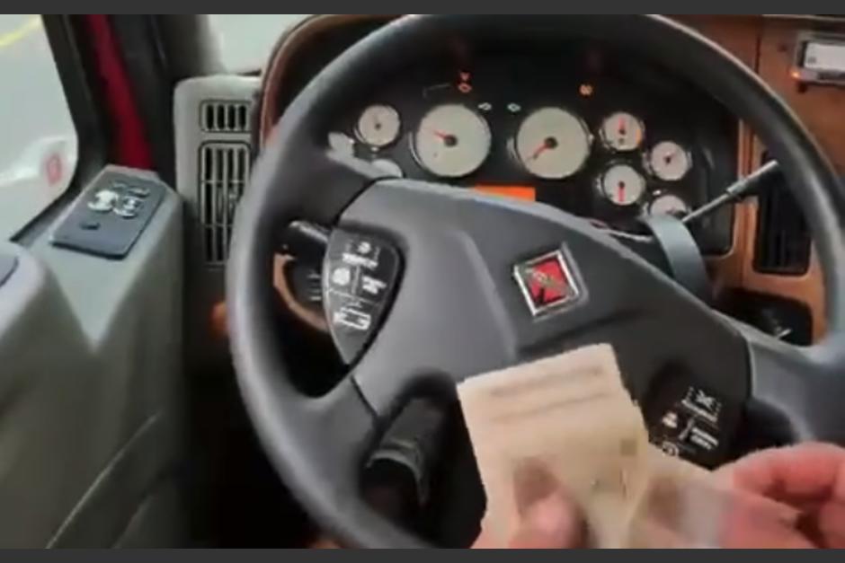 El transportista fue detenido por un desconocido para cobrar la extorsión. (Foto: captura de video)
