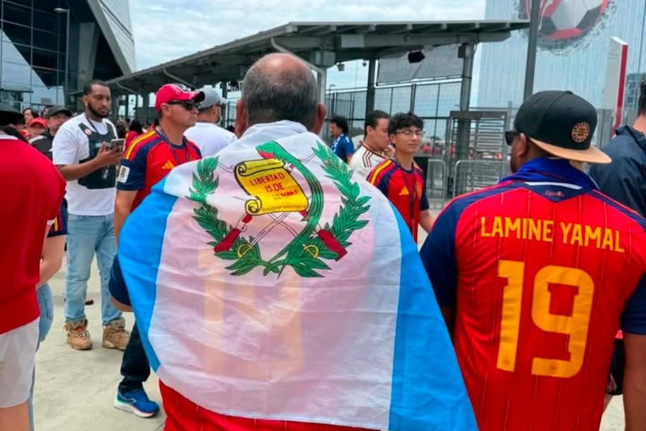 La bandera de Guatemala se vio en uno de los partidos del Mudial FIFA 2026. (Foto: Ana Caballeros)