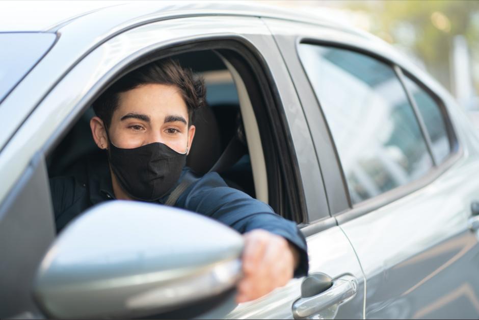 Los conductores más jóvenes tienen un gran sentido del cuidado ambiental y buscan protegerse a sí mismos y a los demás. (Foto: Shutterstock/Soy502)