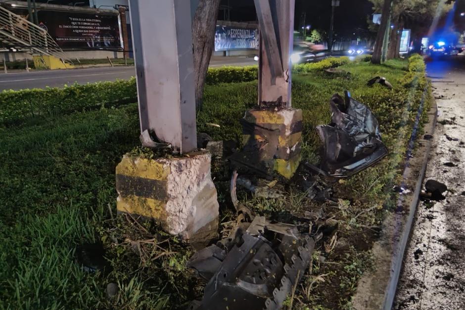 El vehículo fue retirado por una grúa. (Foto: PMT Mixco)