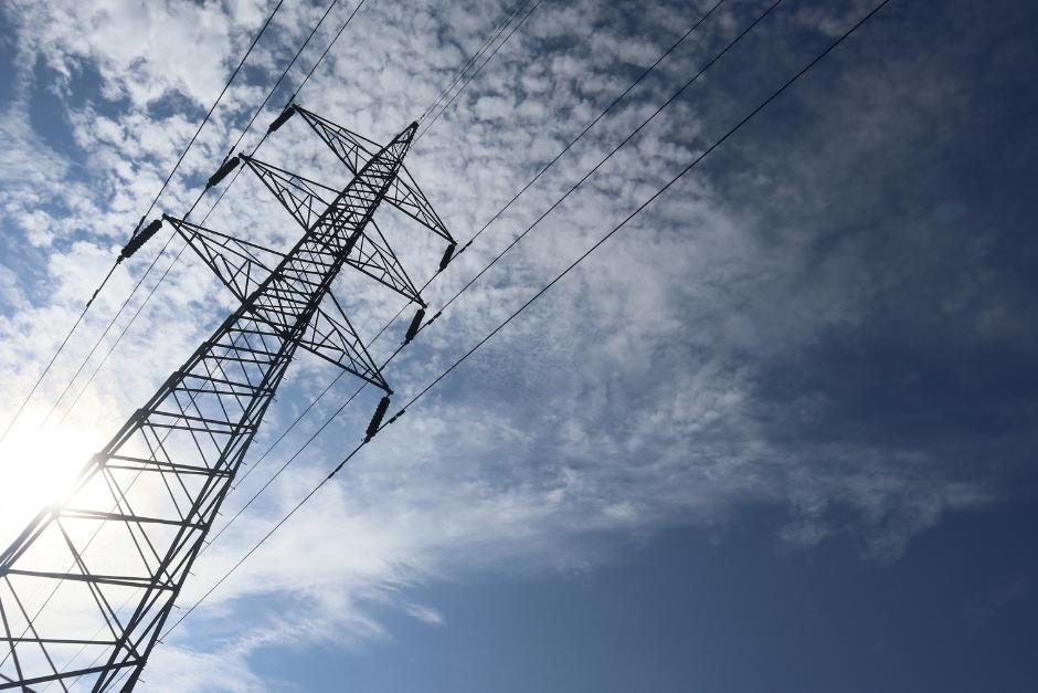 Empresarios señalaron que algunos proyectos energéticos enfrentan obstáculos en procesos municipales. (Foto ilustrativa: Shutterstock)