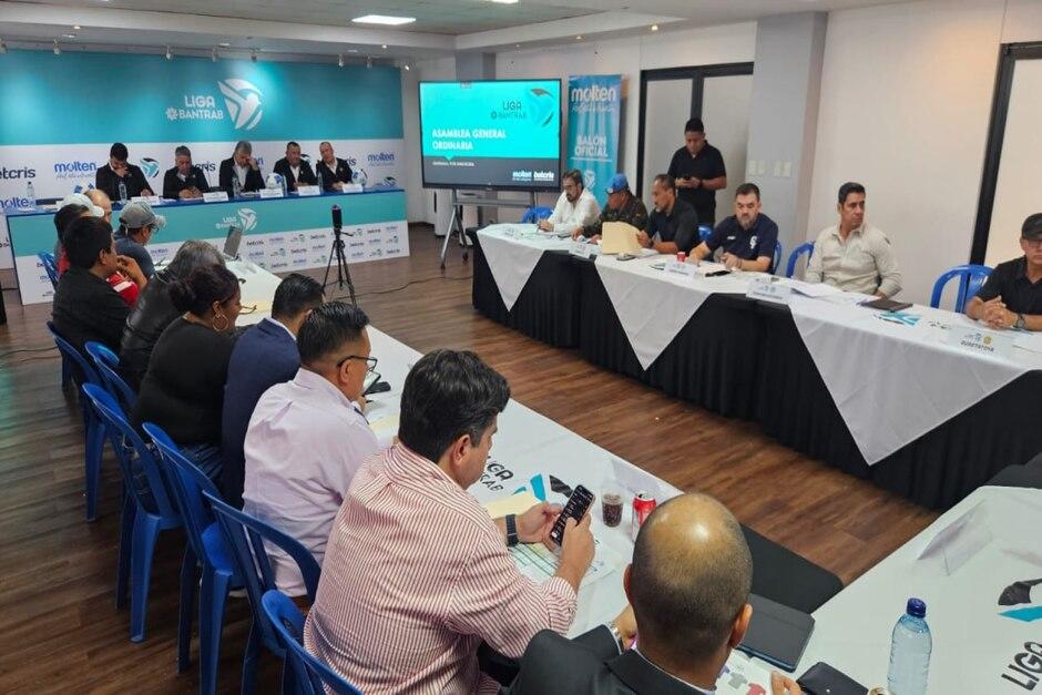Los doce equipos ya conocen el camino que deberán recorrer en busca del título. (Foto: Estuardo Paredes / Nuestro Diario) 