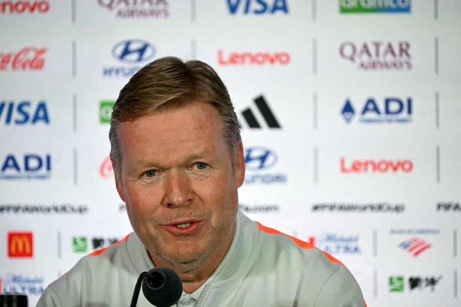 Los dirigidos por Koeman completaron 529 pases durante su debut ante los asiáticos. (Foto: AFP) 