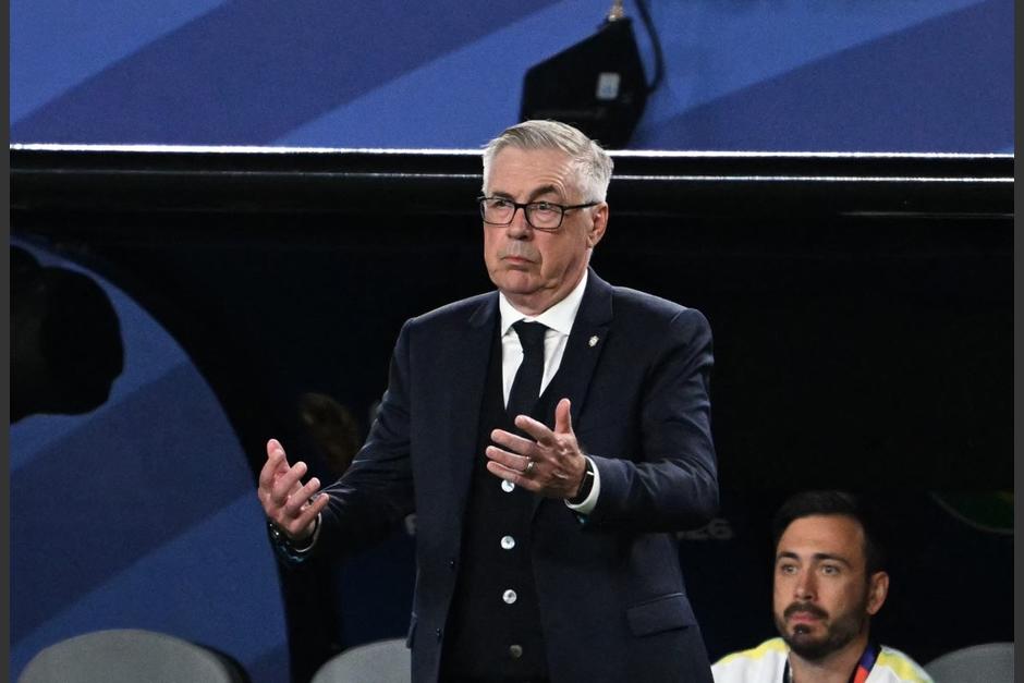 Carlo Ancelotti, durante el partido entre Brasil y Haití. (Foto: AFP)