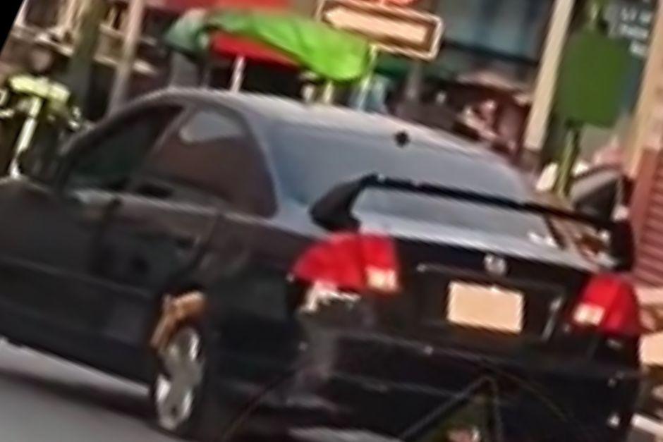 El vehículo con el dispositivo avanzó un tramo hasta que chocó contra la PMT. (Foto: captura de video)