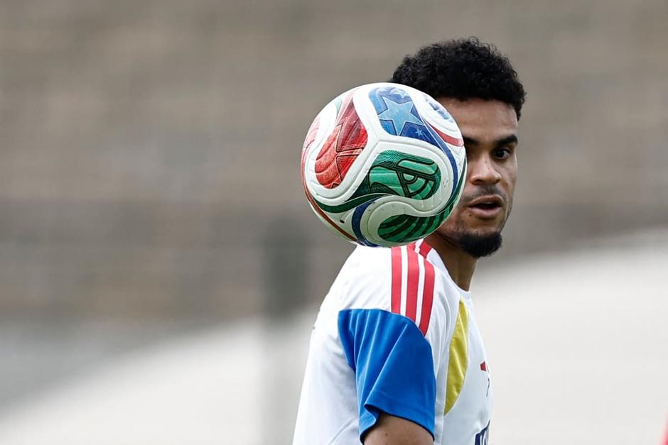 De los 534 pases de Colombia frente a Uzbekistán, completaron 469. (Foto: AFP) 