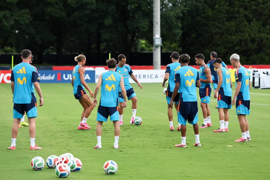 La Roja ya piensa en el compromiso del viernes contra Uruguay. (Foto: AFP) 