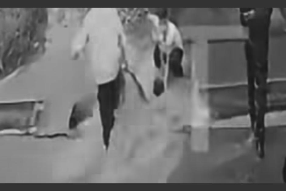 El menor falleció al quedar atrapado en la cuneta. (Foto: captura de video)
