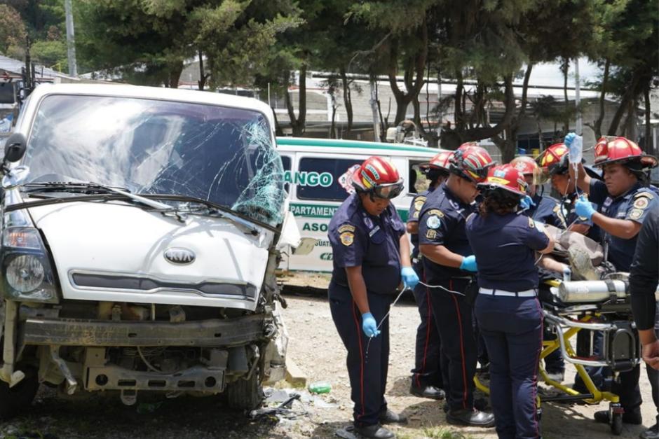 La colisión dejó al piloto atrapado en el interior del vehículo. (Foto: ASONBOMD)