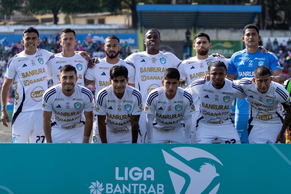 El equipo titular de Comunicaciones. (Foto: CFC)