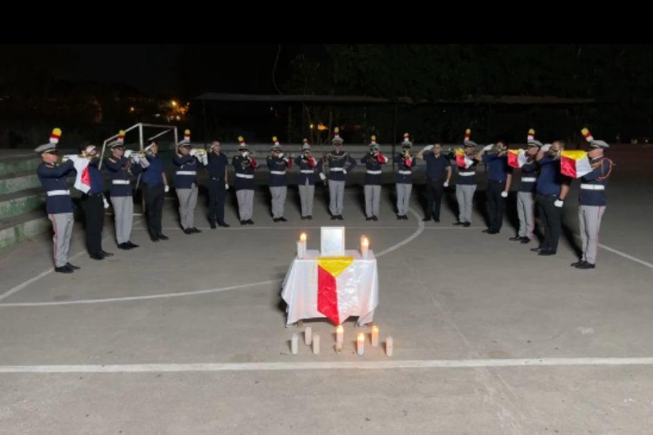 La banda musical hizo una interpretación en honor de Joshua Gómez. (Foto: Captura de video)